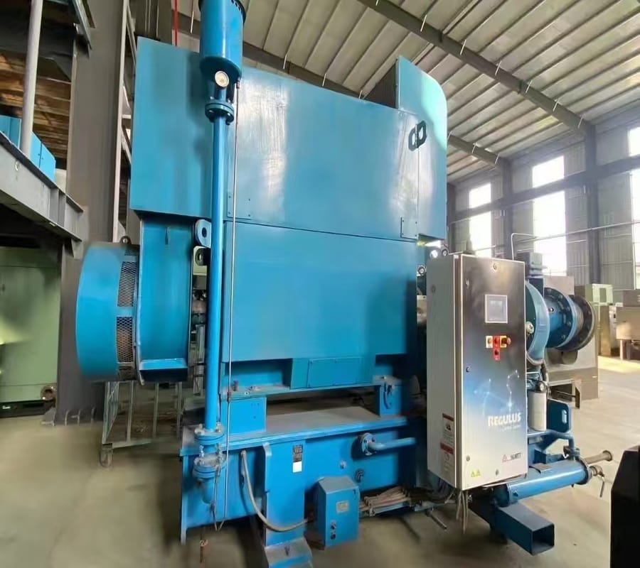 FS-Elliott P500 centrifugal air compressor rear side view in workshop