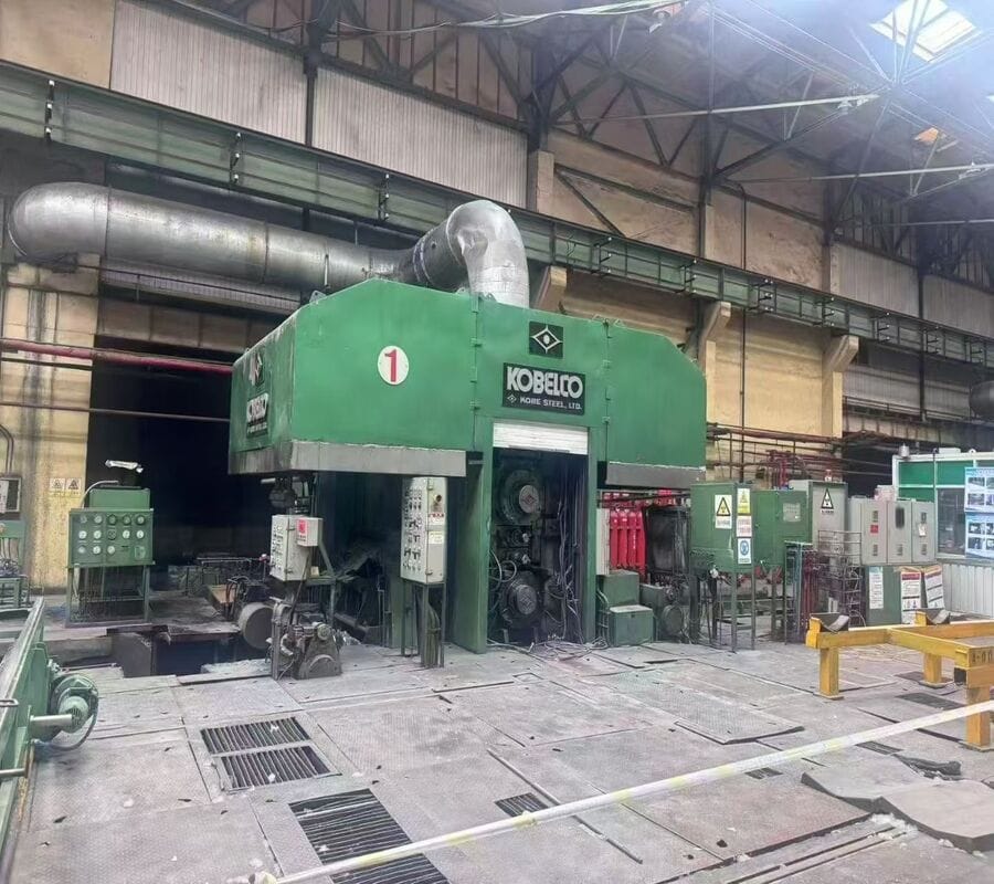 Kobe 1600mm 4-high reversible aluminum foil finishing mill main stand